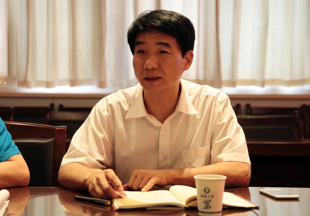 党委书记听取各党总支汇报并讲话