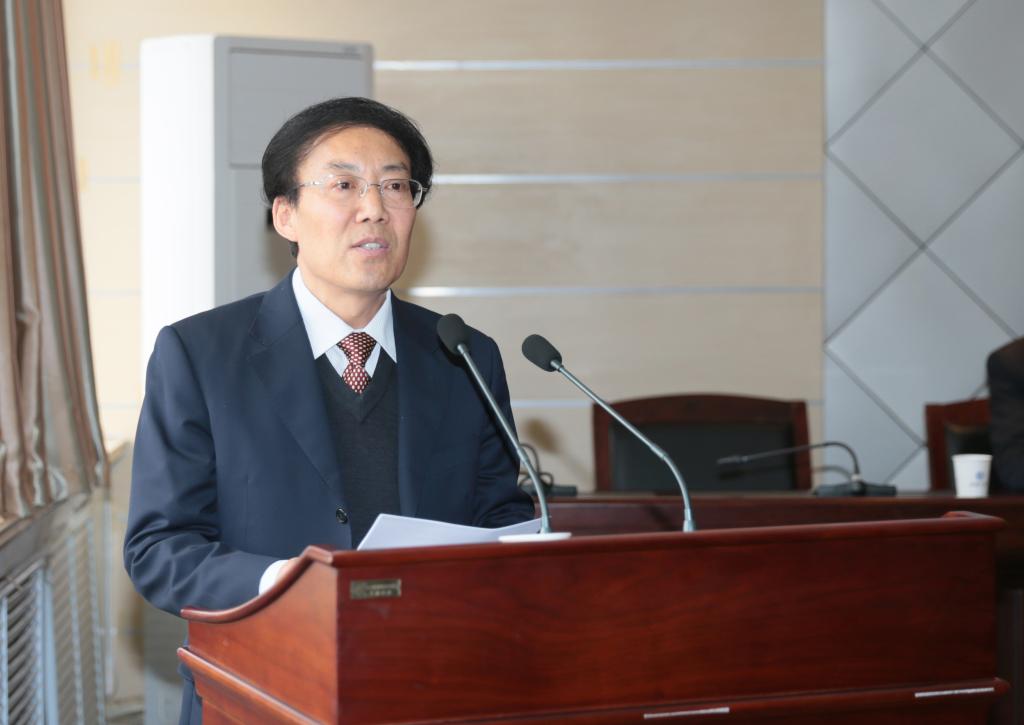 党委副书记王天哲作年度工作述职